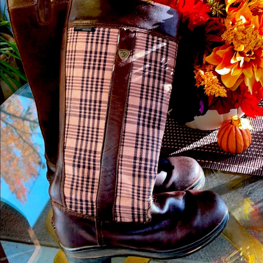 Ariat winter boots waterproof! Wide calf medium height
